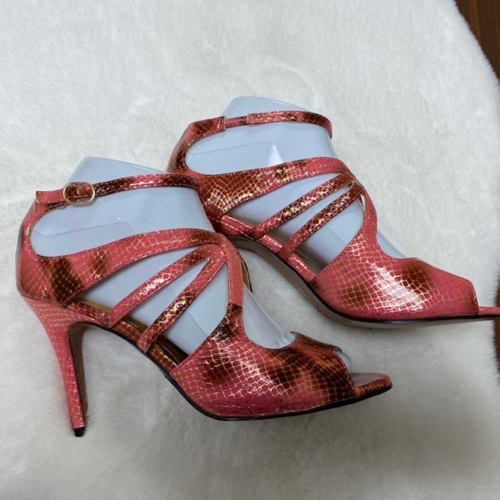 WILD ROSE Gold‎ Pink Strappy Faux Snake Heels, size 7